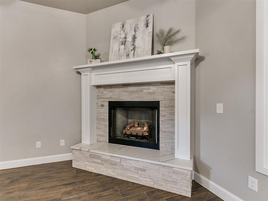 1914 Oakville Court Property Photo 8