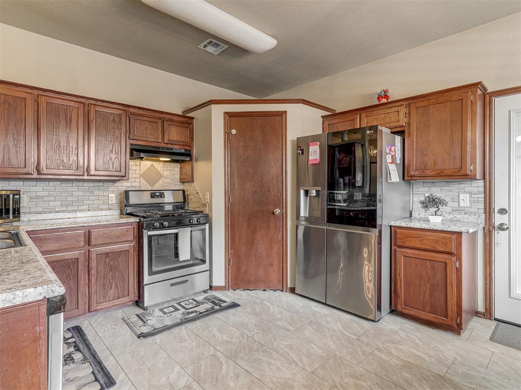 3405 Shona Way Property Photo 11
