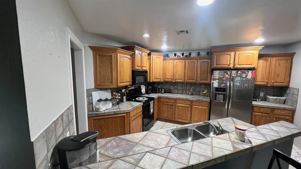 11055 N Lily Lane Property Photo 6