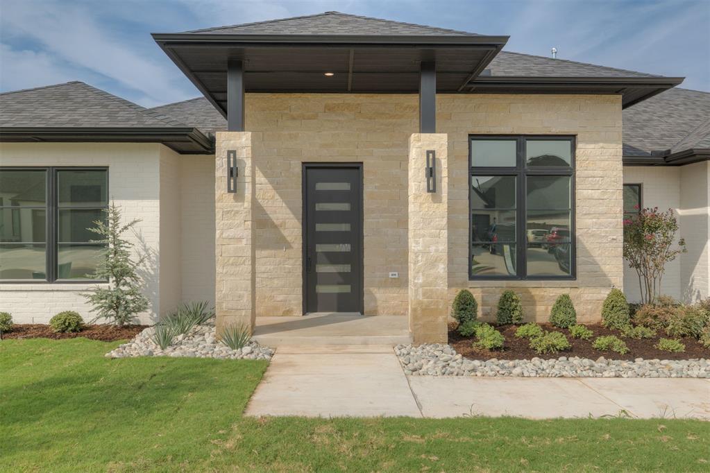 3009 Wood Thrush Way Property Photo 2