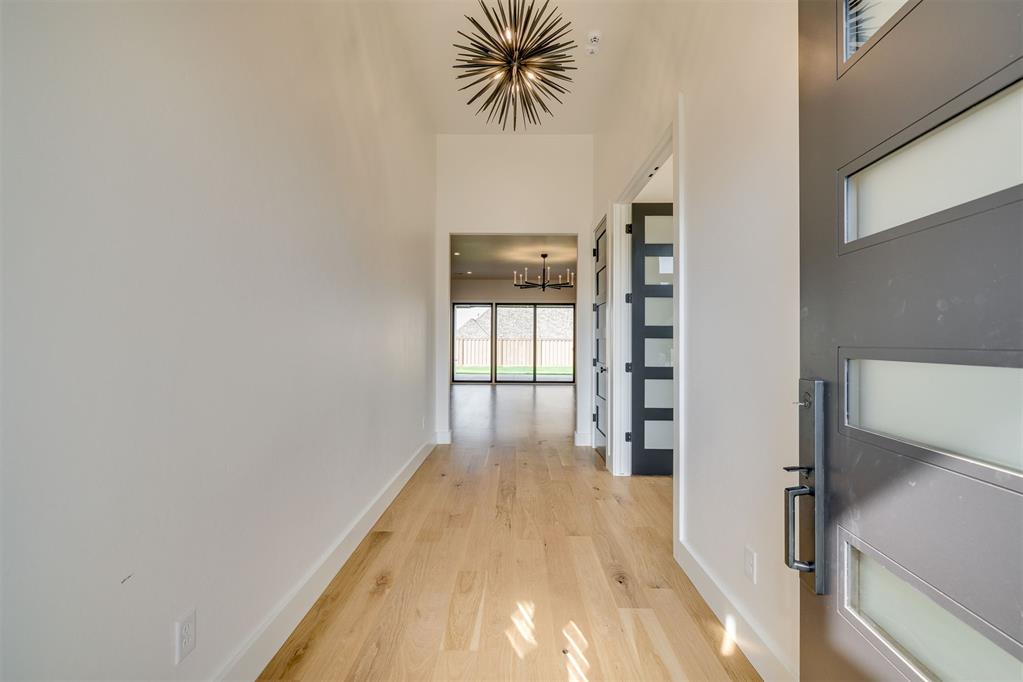 3009 Wood Thrush Way Property Photo 3