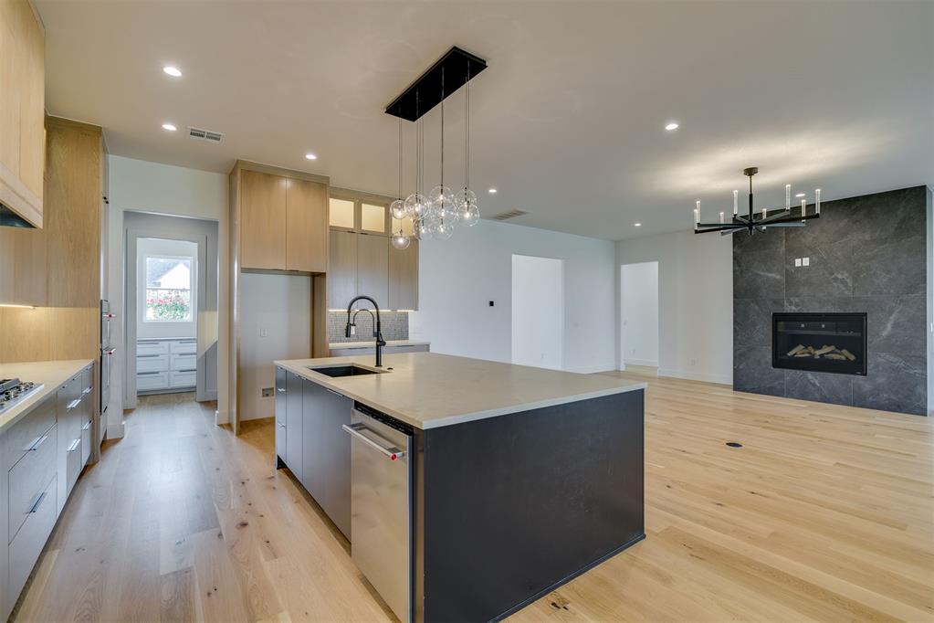3009 Wood Thrush Way Property Photo 12