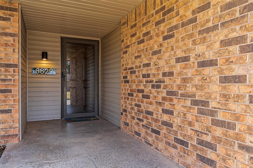 8829 Nw 84th Street Property Photo 3