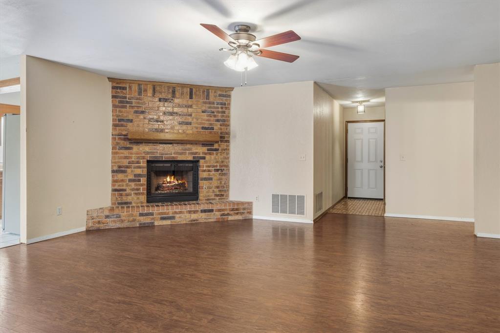 8829 Nw 84th Street Property Photo 5