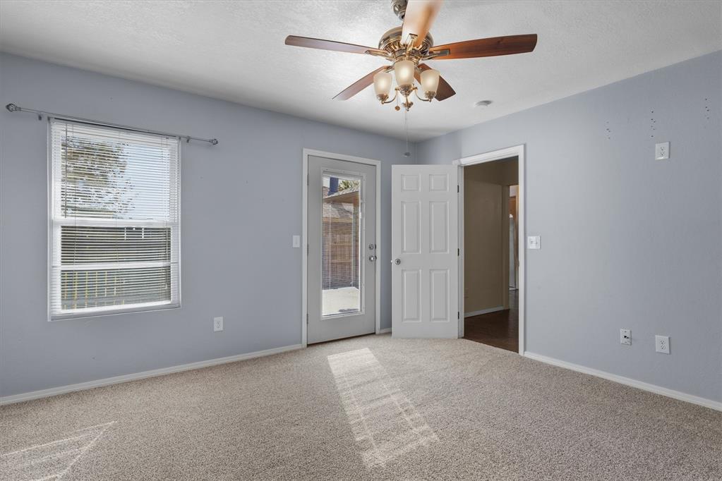 8829 Nw 84th Street Property Photo 15