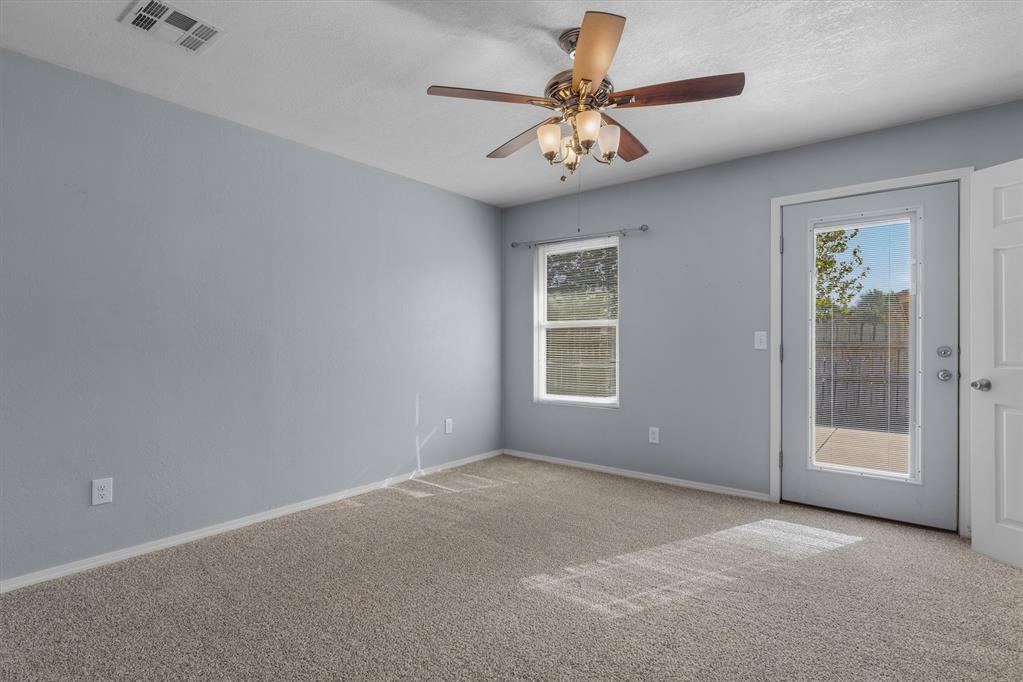 8829 Nw 84th Street Property Photo 16