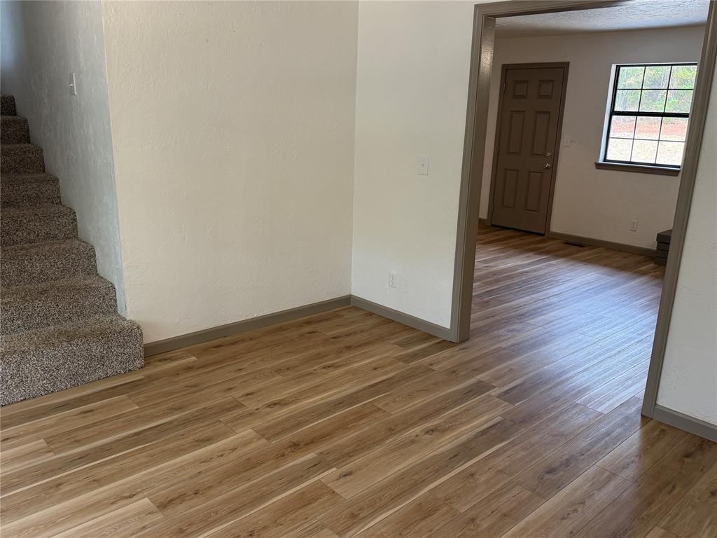 3804 N County Line Road Property Photo 6