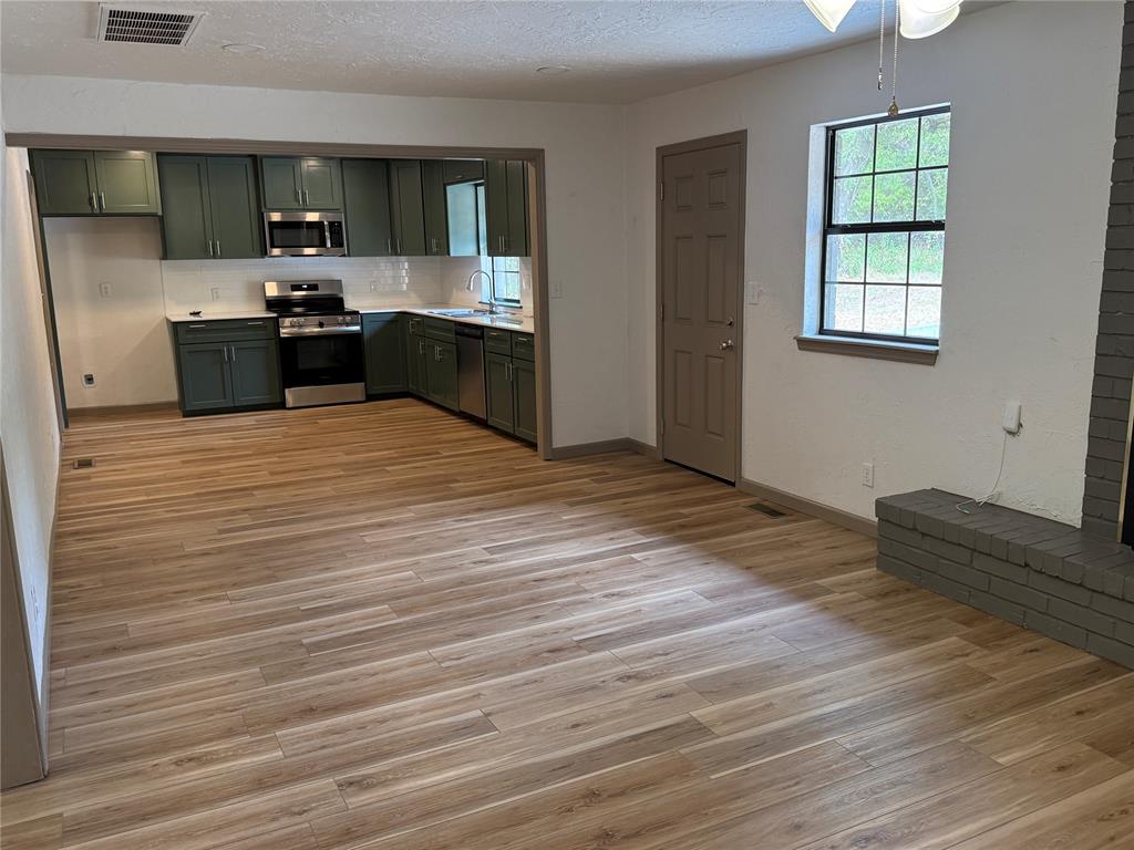 3804 N County Line Road Property Photo 9