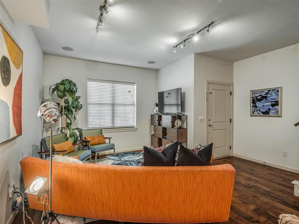 2224 Kavanaugh Boulevard Property Photo 6