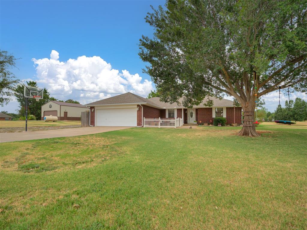 413 Summer Oaks Drive Property Photo 2
