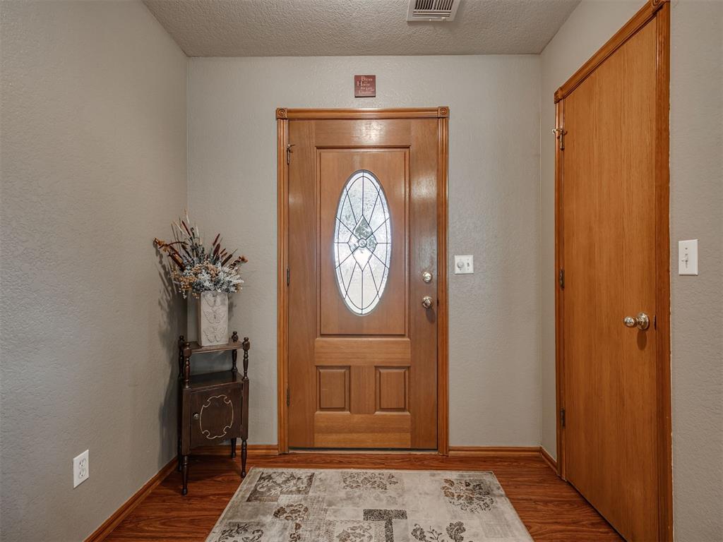 413 Summer Oaks Drive Property Photo 6