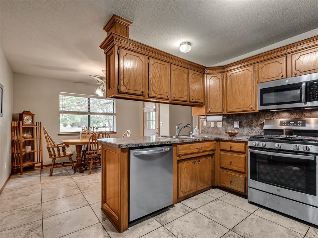 413 Summer Oaks Drive Property Photo 15