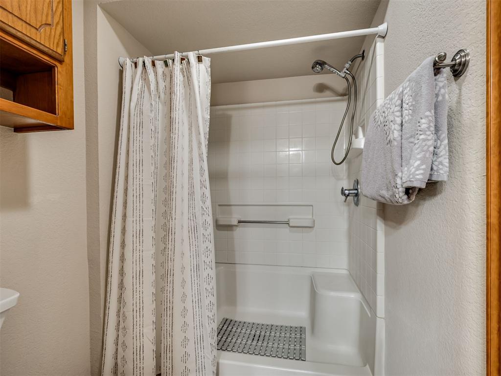 413 Summer Oaks Drive Property Photo 21