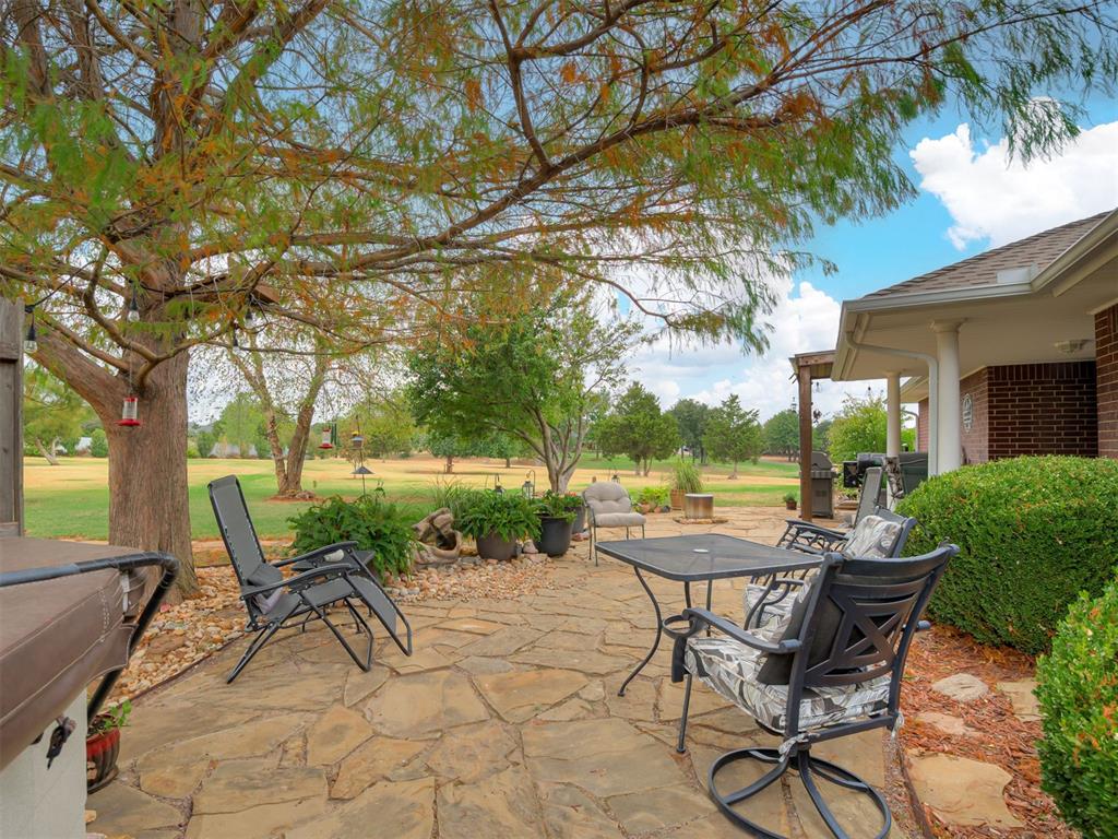 413 Summer Oaks Drive Property Photo 34