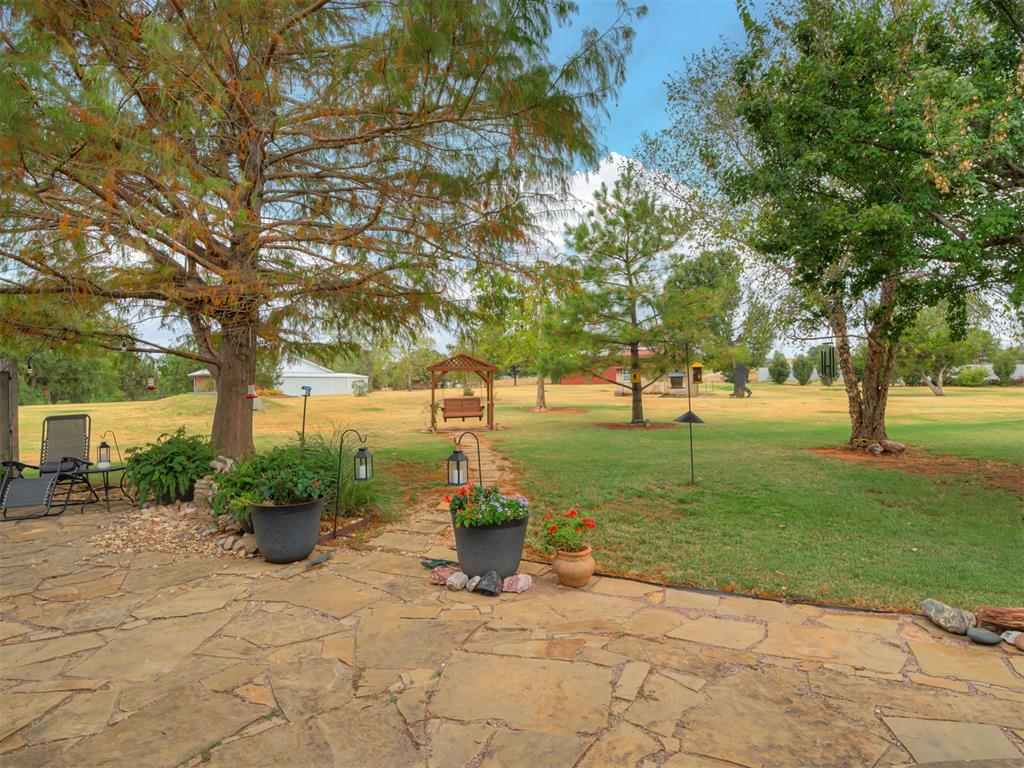 413 Summer Oaks Drive Property Photo 38