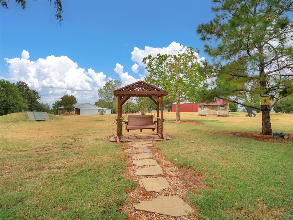 413 Summer Oaks Drive Property Photo 39