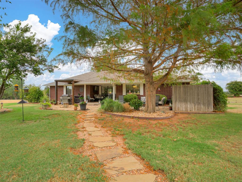 413 Summer Oaks Drive Property Photo 40