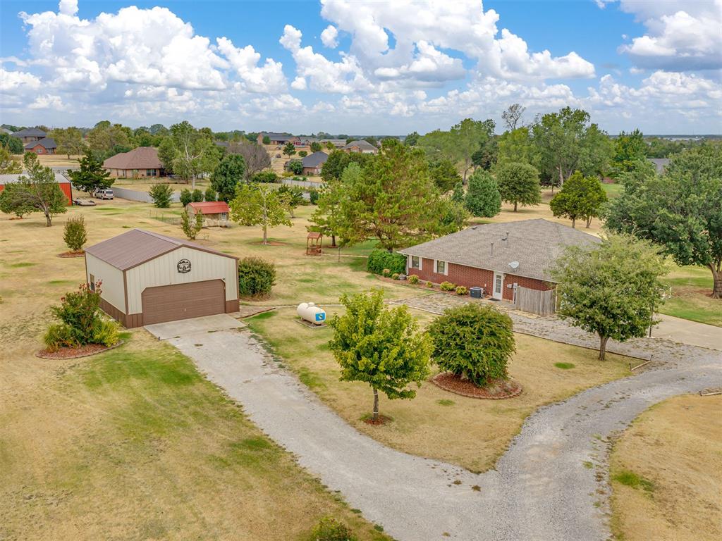 413 Summer Oaks Drive Property Photo 44