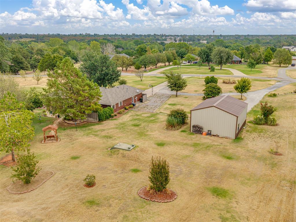 413 Summer Oaks Drive Property Photo 45