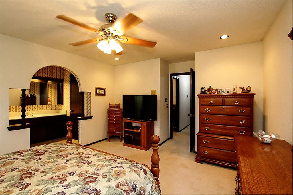 1823 W Rose Oak Drive Property Photo 27