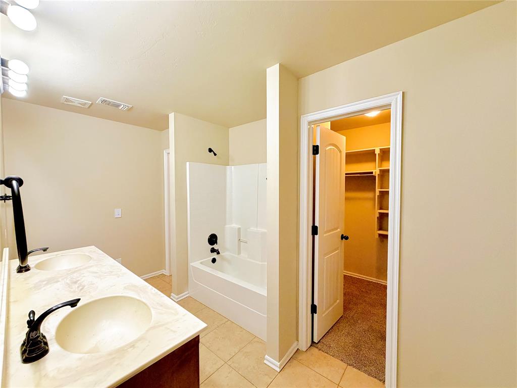 11136 Nw 6th Terrace Property Photo 5