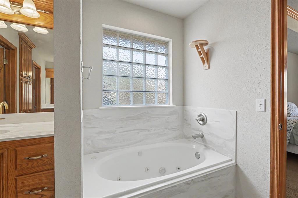 1125 S Oakey Drive Property Photo 15