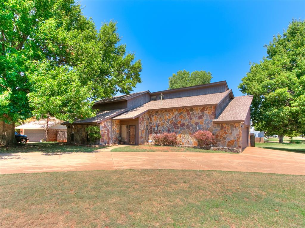12113 Old Farm Circle Property Photo 1