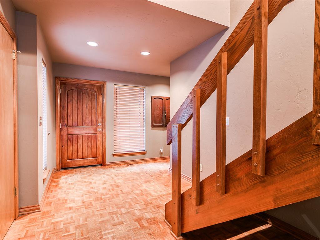 12113 Old Farm Circle Property Photo 8