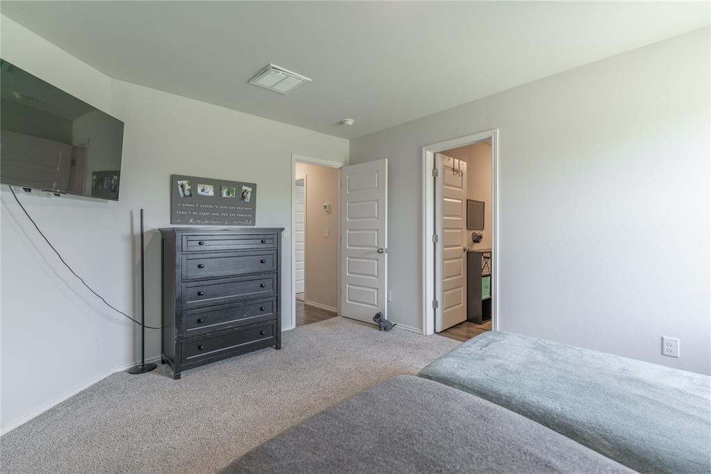 1400 Land Run Way Property Photo 15