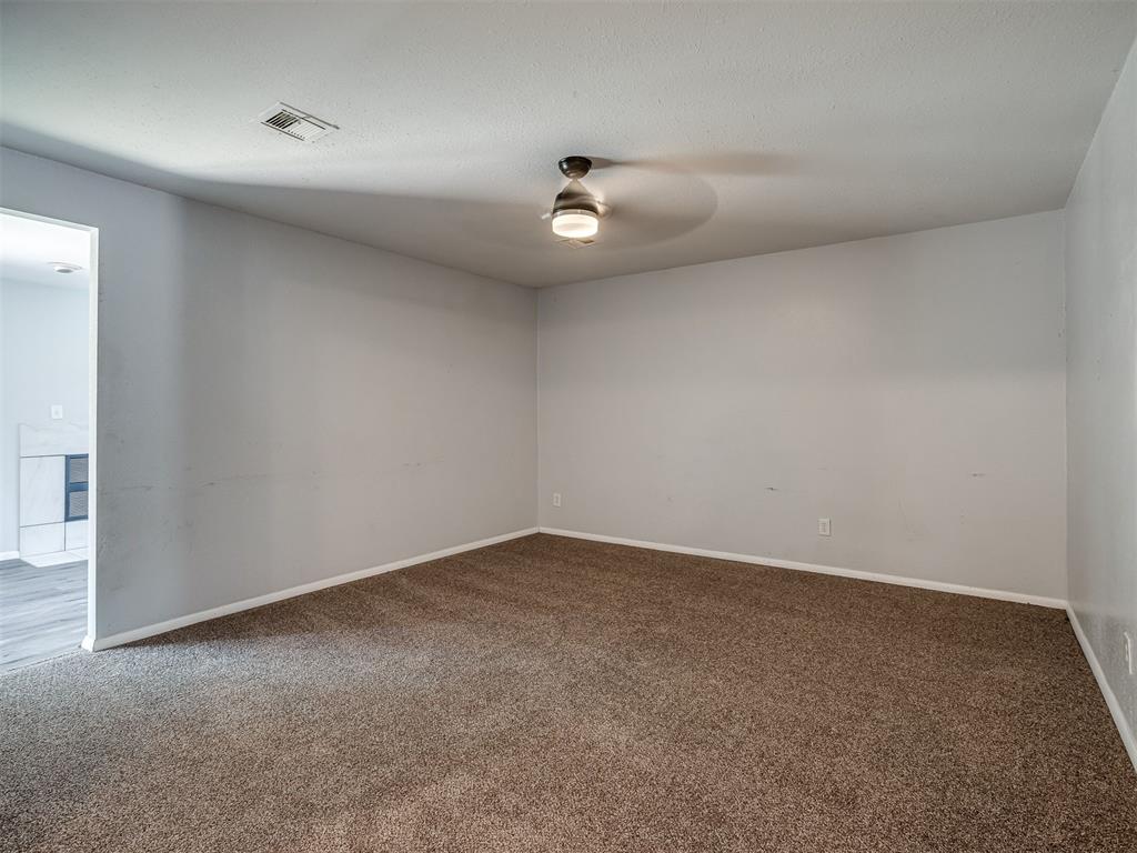 8900 S Hillcrest Drive Property Photo 6