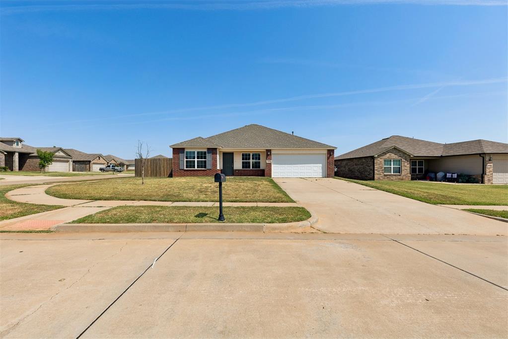 2033 W Autumn Way
