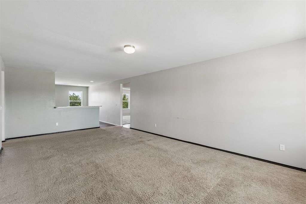 2033 W Autumn Way Property Photo 7