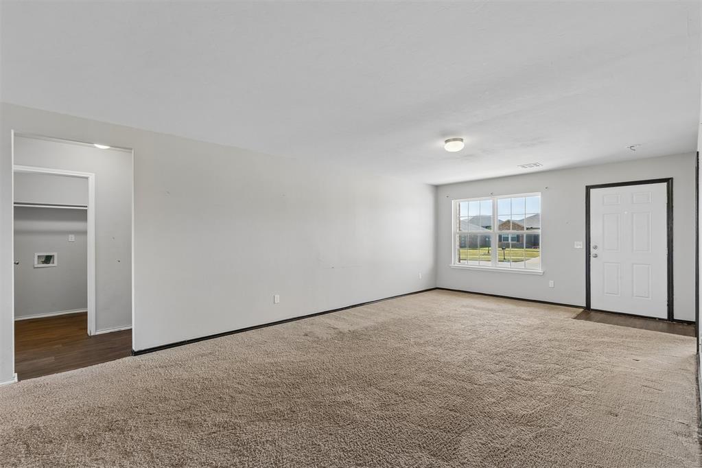 2033 W Autumn Way Property Photo 8