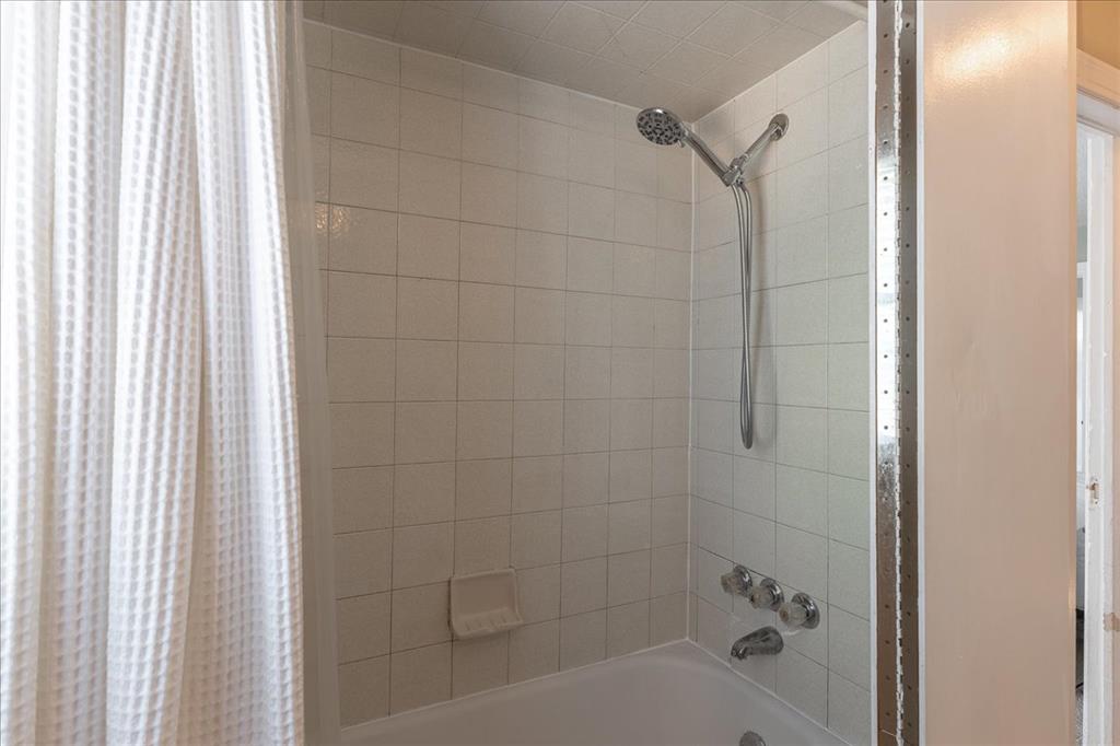 2115 Nw 25th Street Property Photo 35