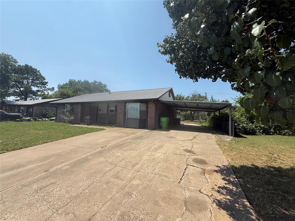 1023 Meadowbrook Lane Property Photo 3