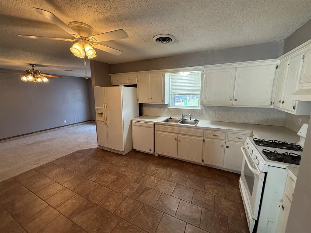 1023 Meadowbrook Lane Property Photo 13