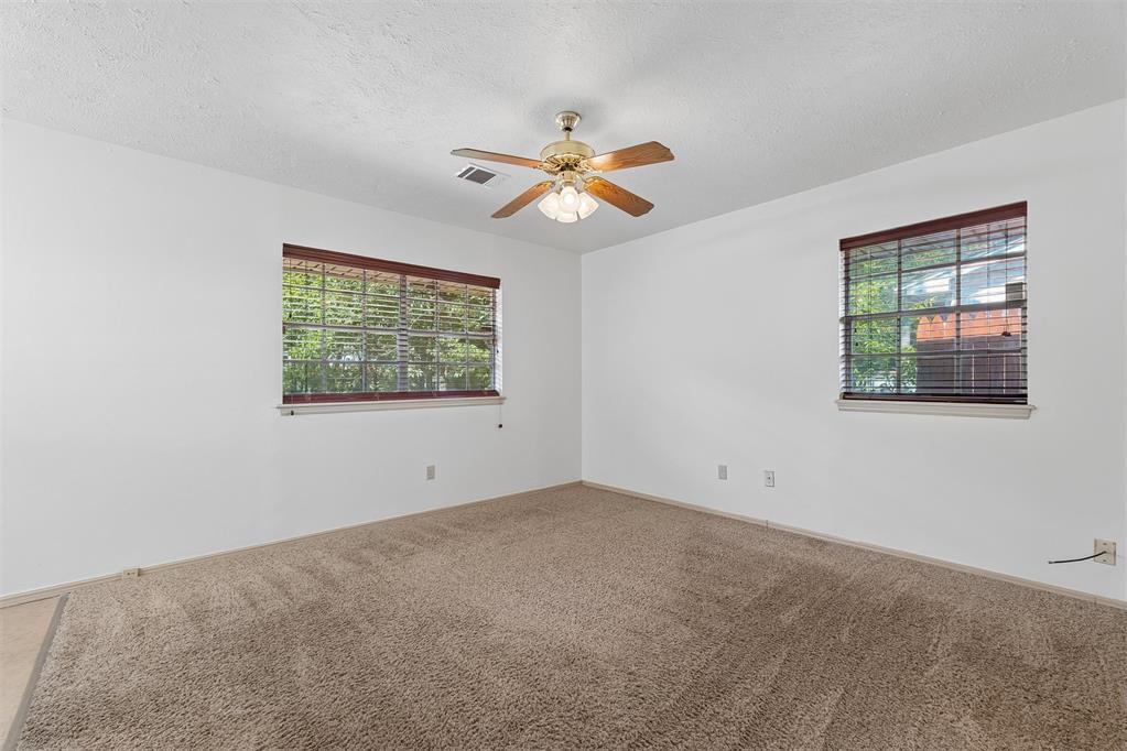 1209 Nw 103rd Street Property Photo 6