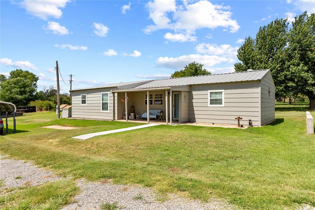 24062 E 990 Road Property Photo 1