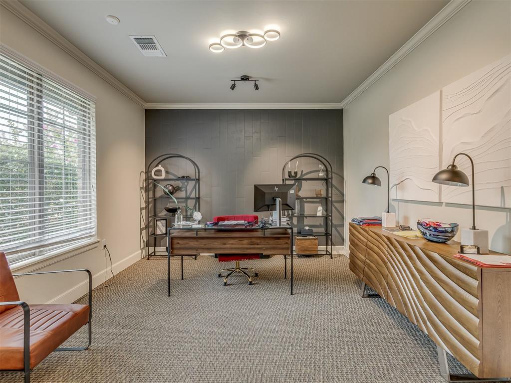 2232 Bridgeview Boulevard Property Photo 4