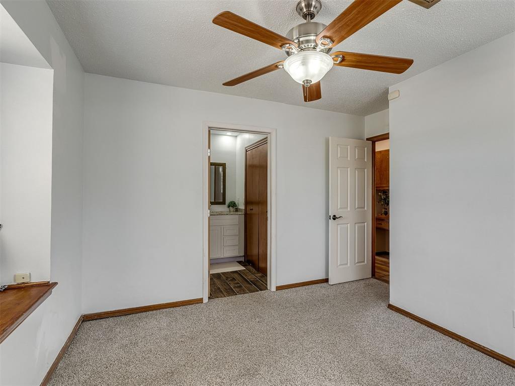 8012 S Villa Avenue Property Photo 17