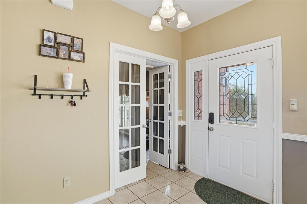 3208 Peacock Lane Property Photo 6