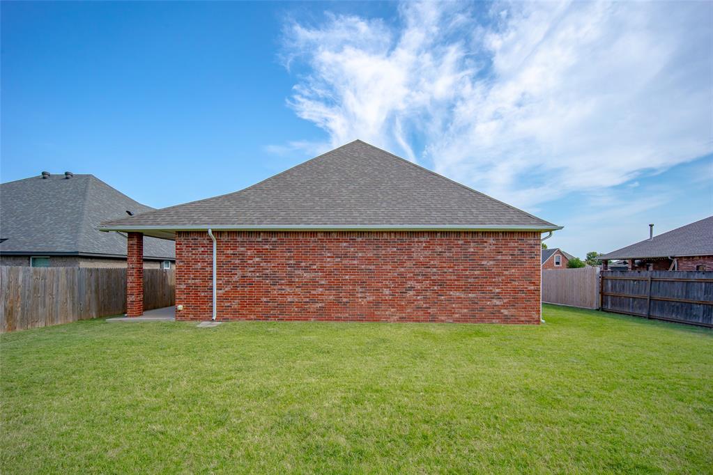 324 Shrill Street Property Photo 35