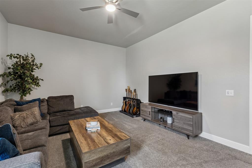 15925 Foxtail Trail Property Photo 32