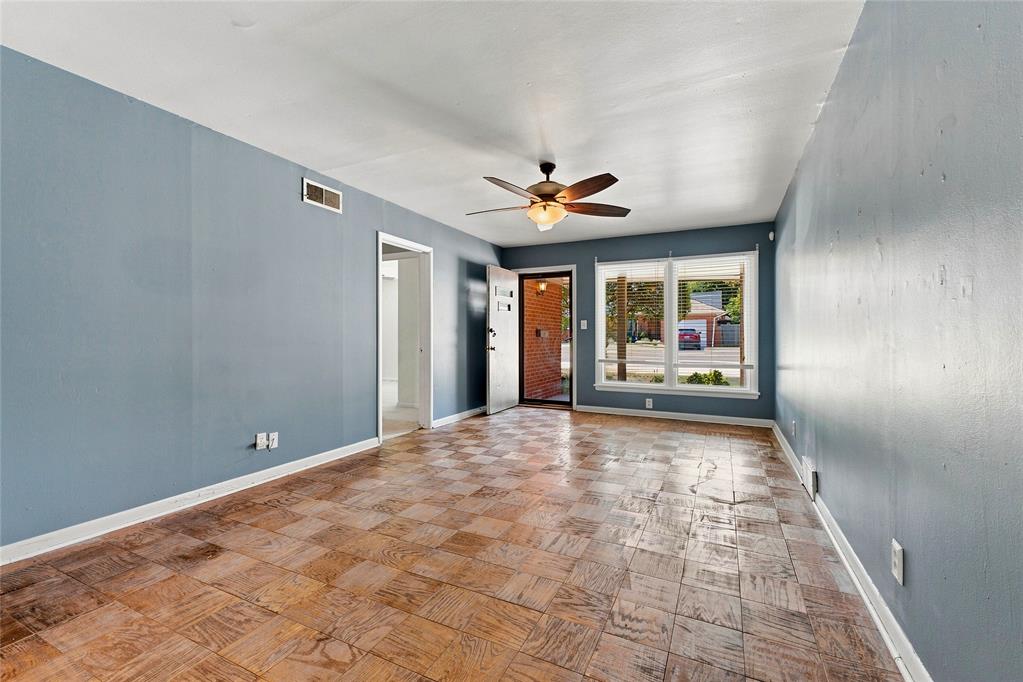2649 Lakeside Drive Property Photo 3