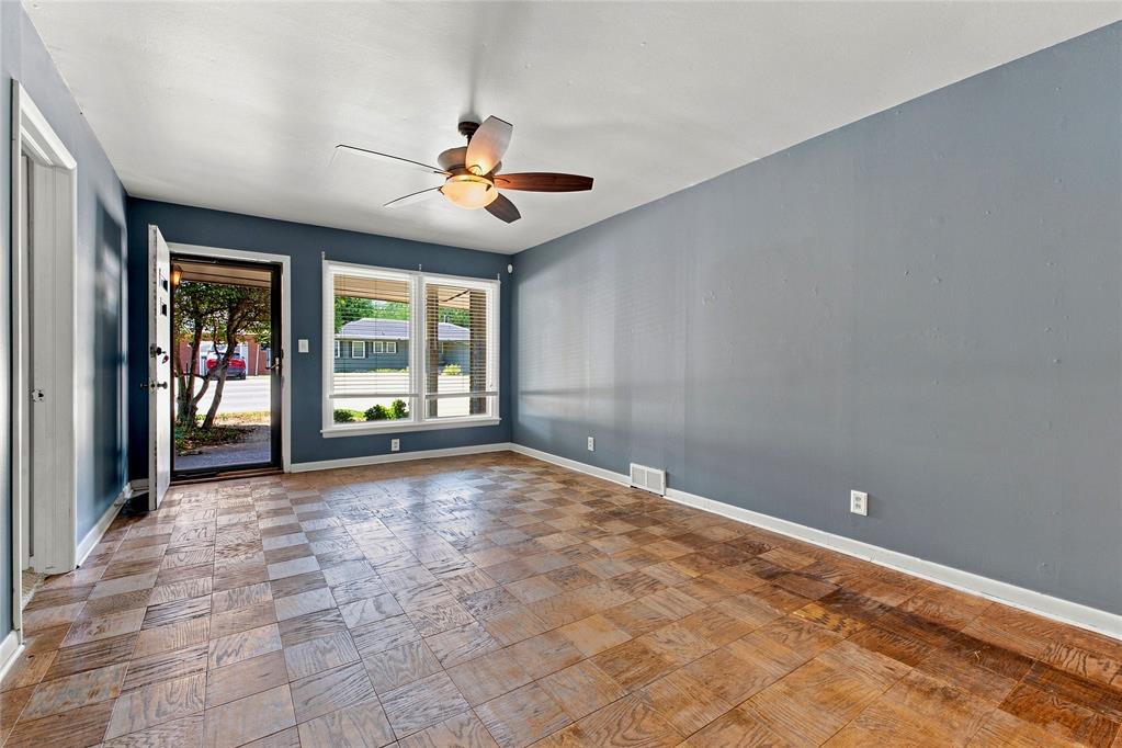 2649 Lakeside Drive Property Photo 4