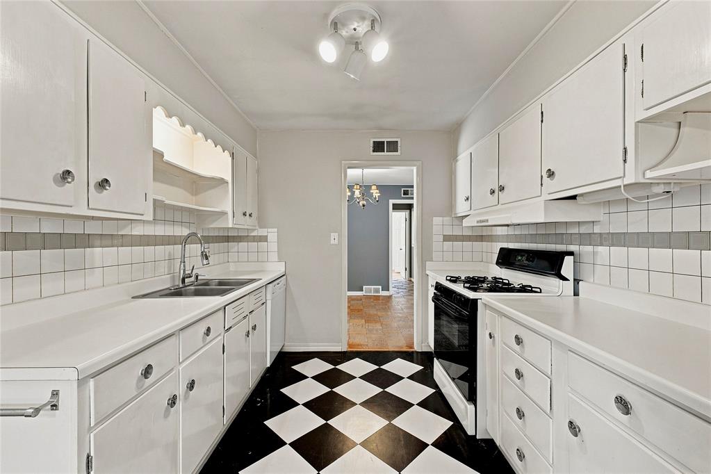 2649 Lakeside Drive Property Photo 7