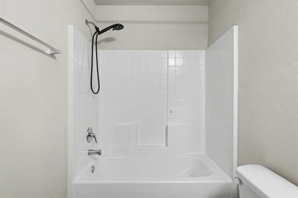 9804 Glover River Drive Property Photo 15