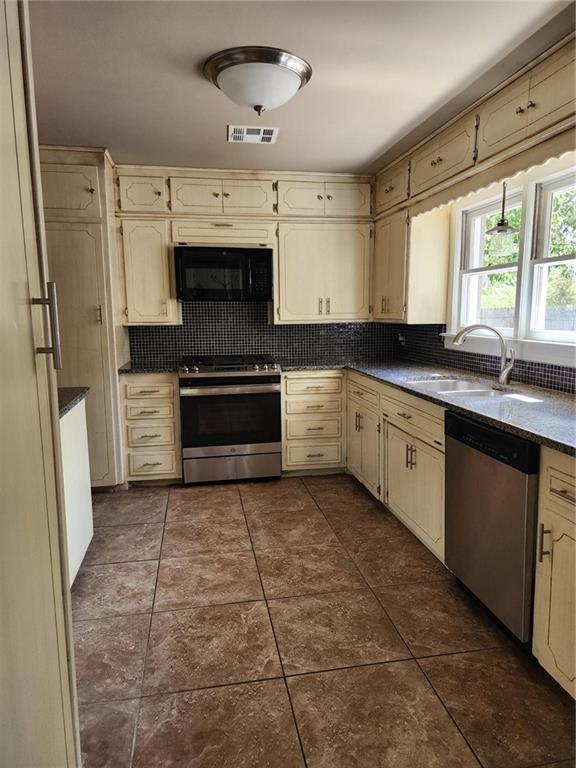 2514 Nw 46th Street Property Photo 8