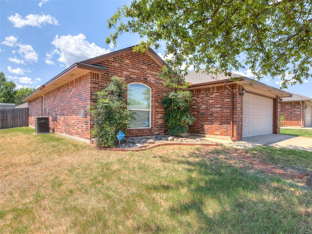 521 Apache Gate Drive Property Photo 4