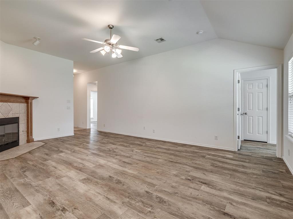 521 Apache Gate Drive Property Photo 8